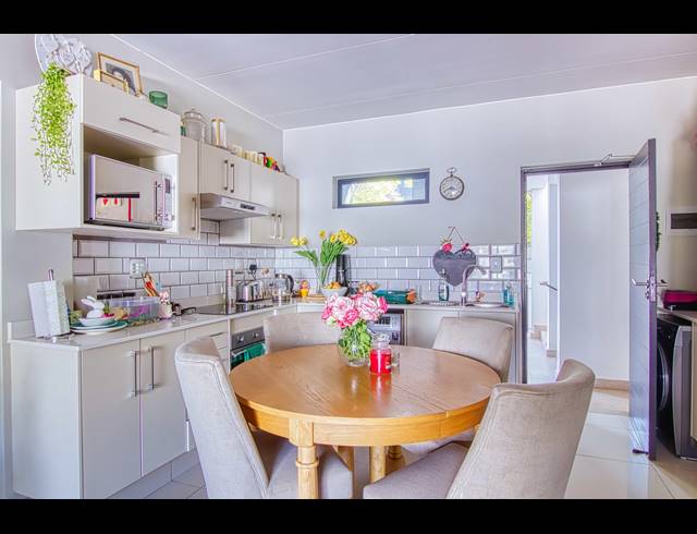 2 BEDROOM APARTMENT TO LET IN BRYANSTON